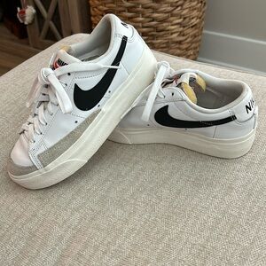Nike Blazer Low Platform